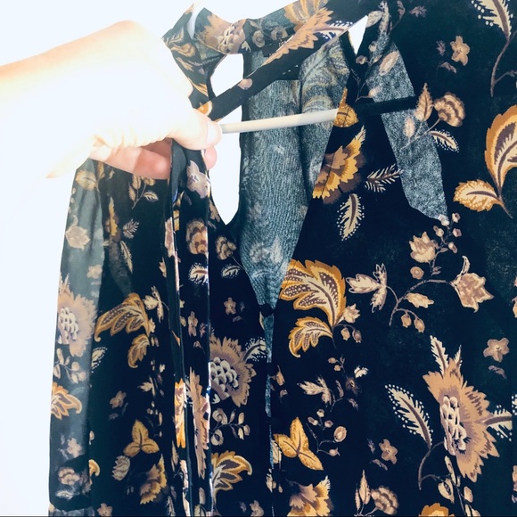 Sheer Floral Cutoff Long Sleeved Blouse Top - Picture 7 of 8